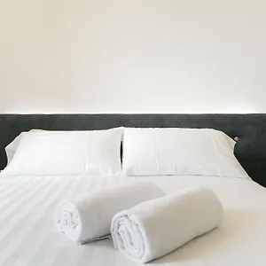 Domus Cavour Rooms&suites Tirano