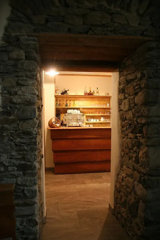 Guest house Ostello Del Castello Tirano