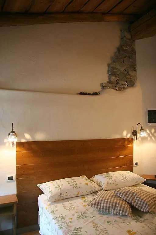 Ostello Del Castello Tirano Guest house