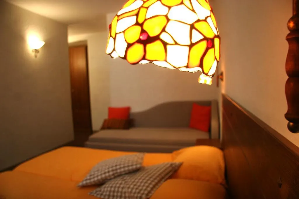 Ostello Del Castello Tirano Guest house