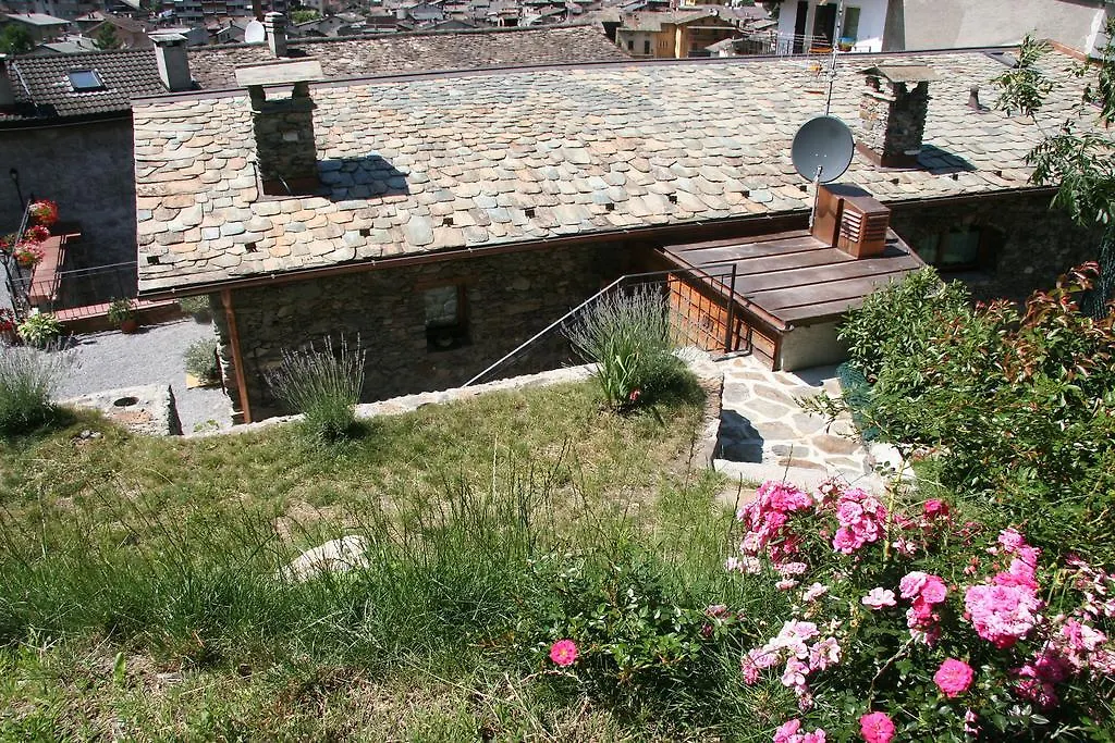Ostello Del Castello Tirano 2*,  Italië