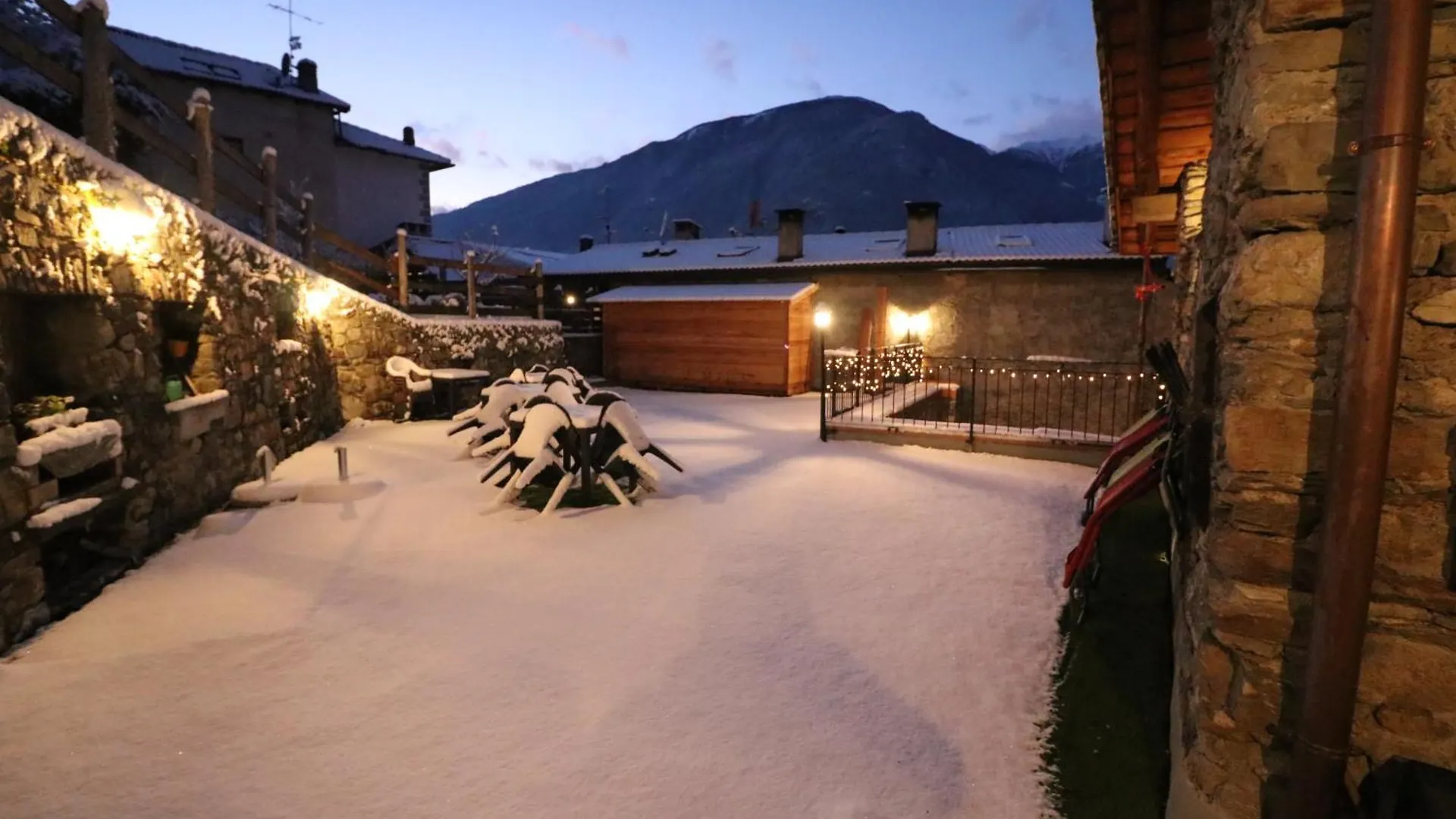 Guest house Ostello Del Castello Tirano