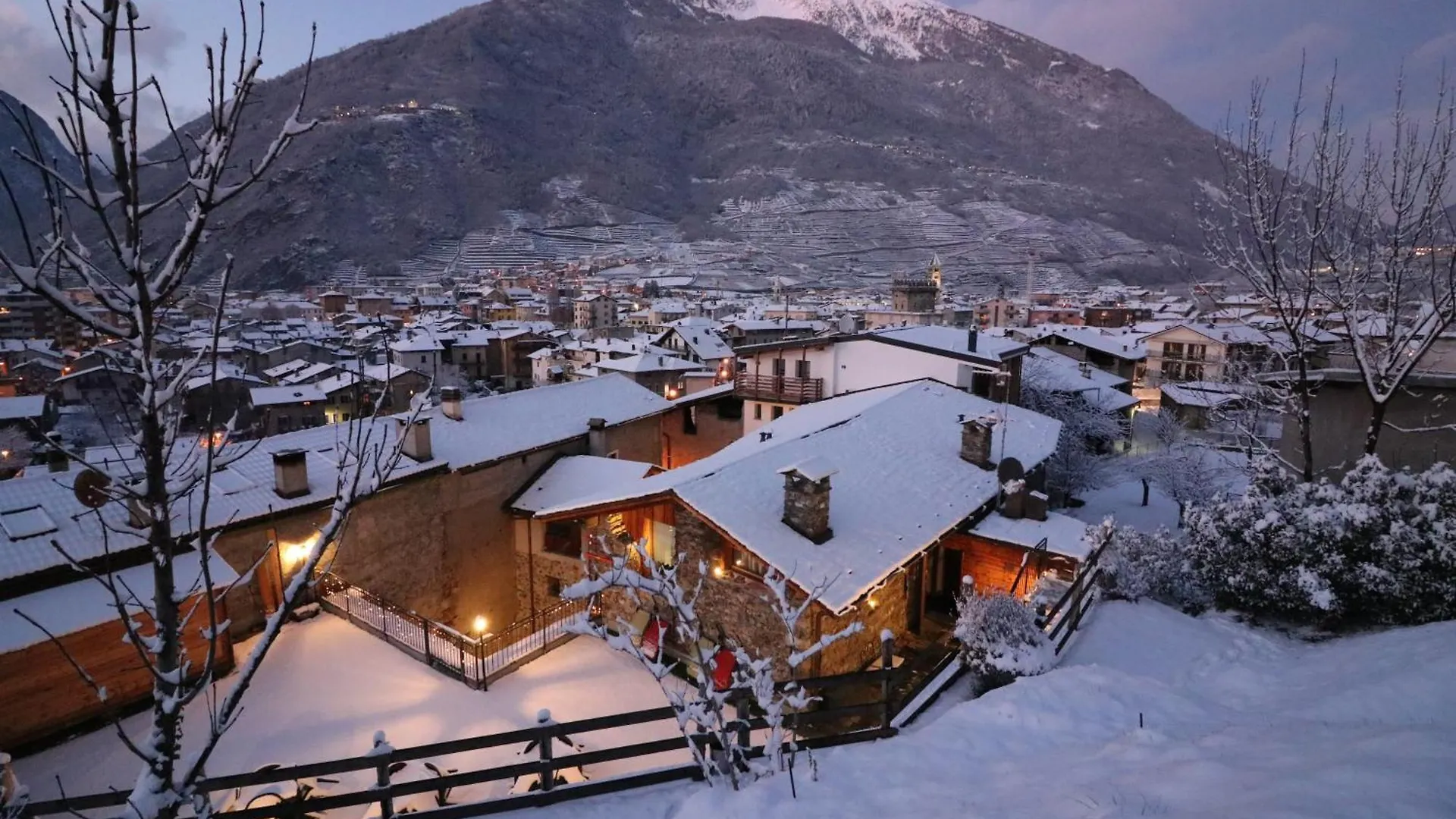 Ostello Del Castello Tirano Guest house