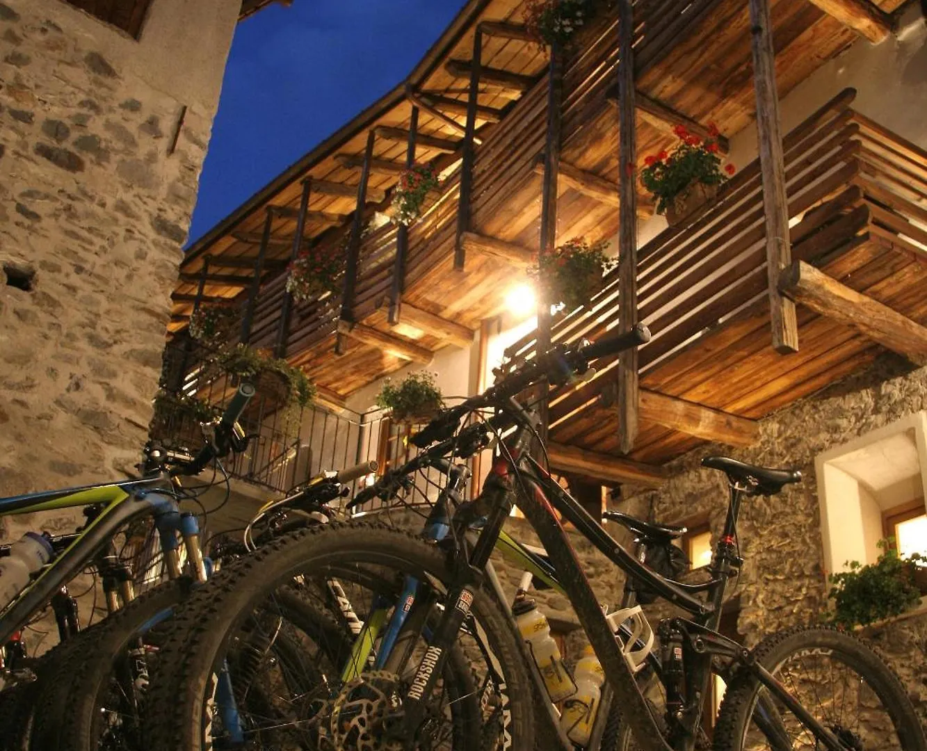 Guest house Ostello Del Castello Tirano