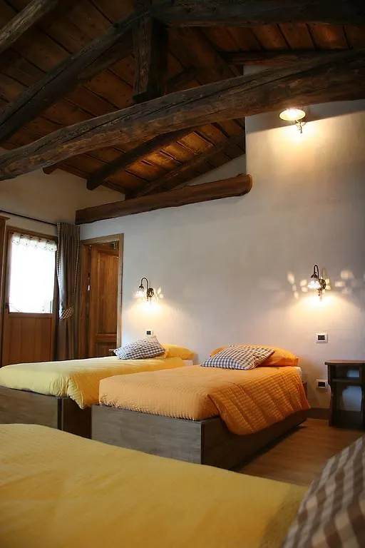 Ostello Del Castello Tirano Guest house