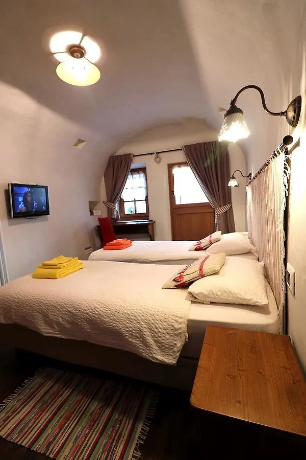 Ostello Del Castello Tirano Guest house