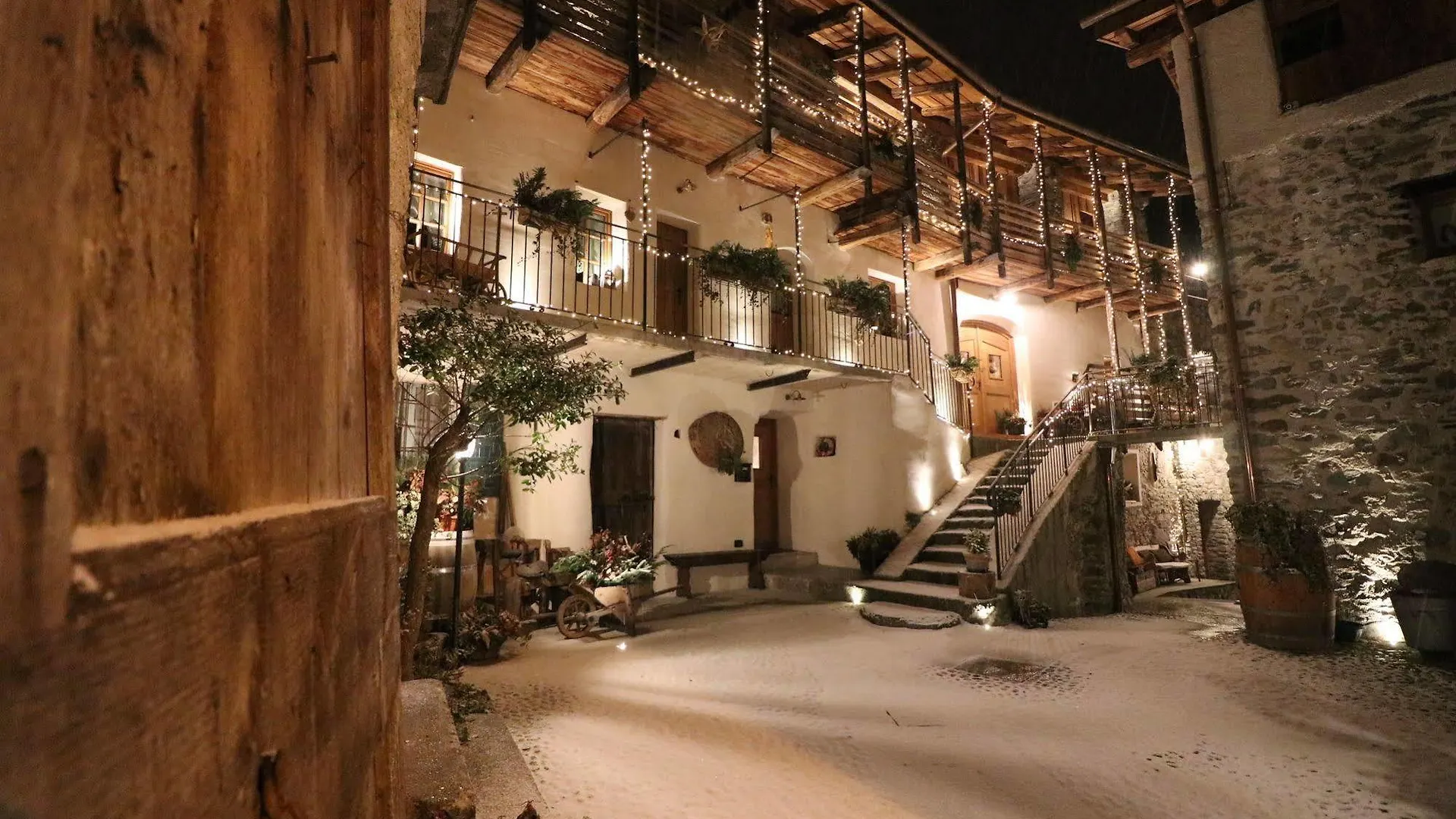 Ostello Del Castello Tirano Guest house